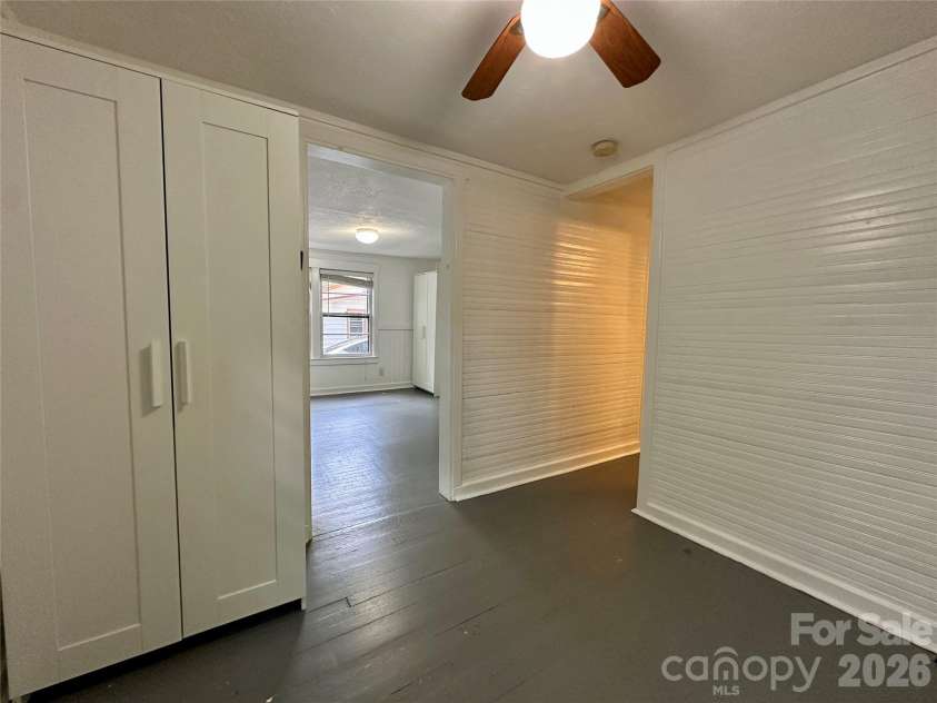 4 Arbutus Road, Asheville, NC 28805.  MLS# CAR4401422, YatesRealty ID 36757. 