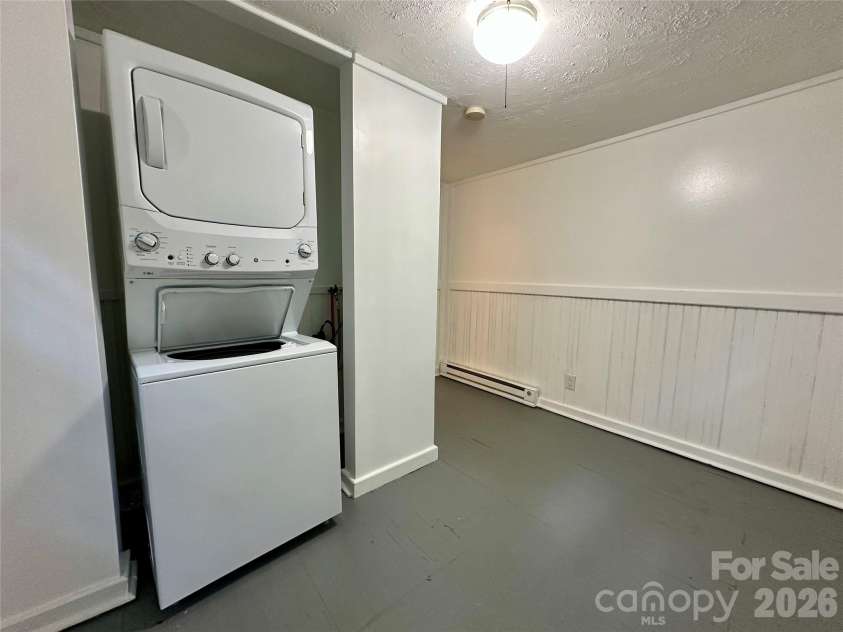 4 Arbutus Road, Asheville, NC 28805.  MLS# CAR4401422, YatesRealty ID 36757. 