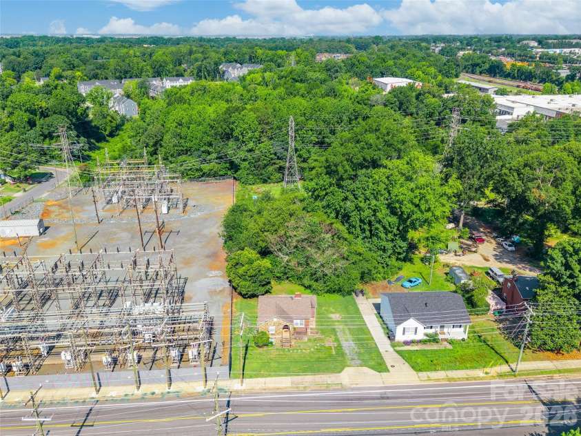 1821 Remount Road, Charlotte, NC 28208.  MLS# CAR4403451, YatesRealty ID 36758. 