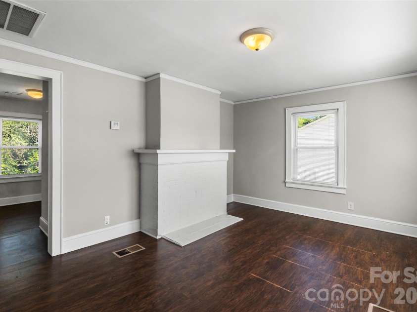 1821 Remount Road, Charlotte, NC 28208.  MLS# CAR4403451, YatesRealty ID 36758. 