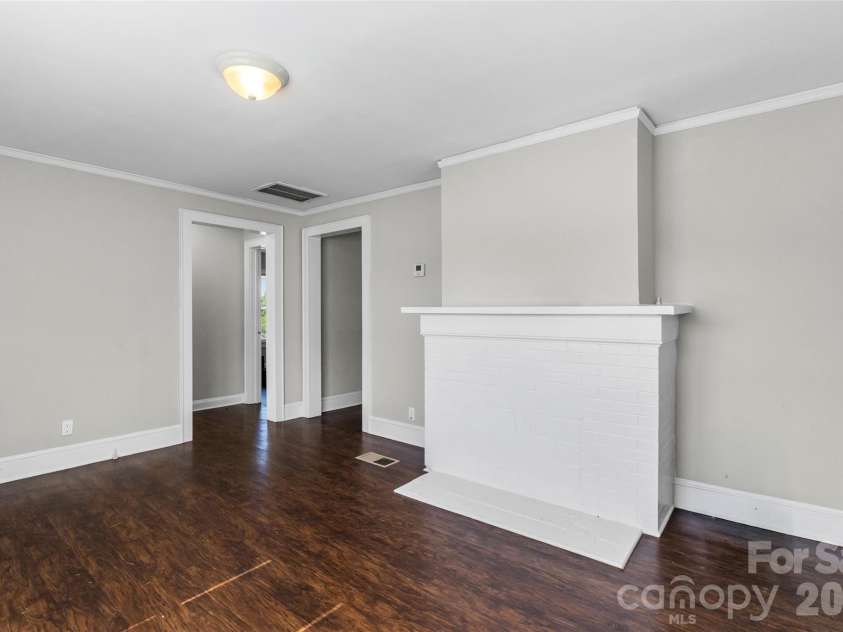 1821 Remount Road, Charlotte, NC 28208.  MLS# CAR4403451, YatesRealty ID 36758. 