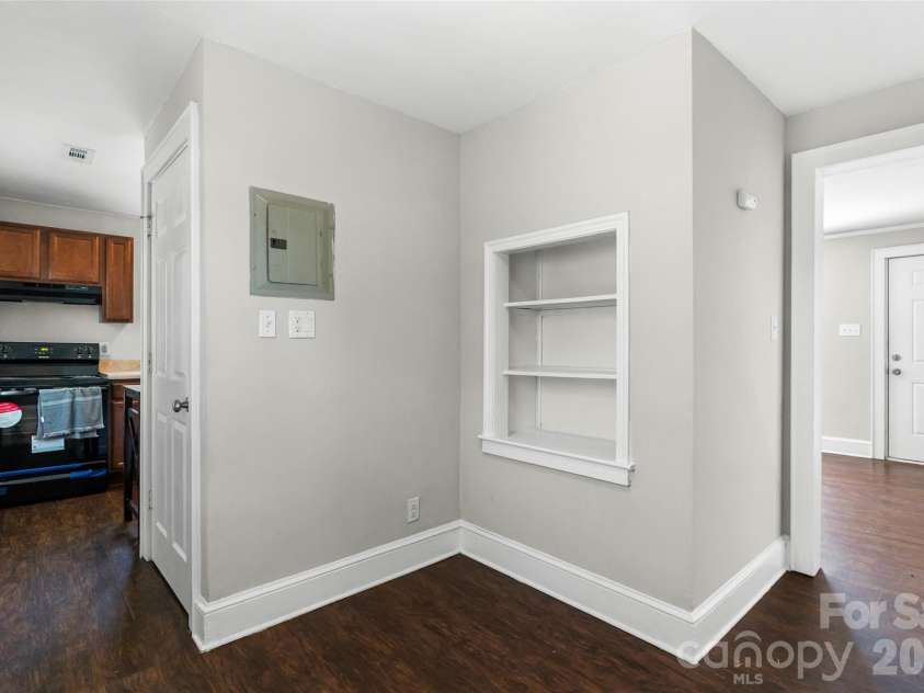1821 Remount Road, Charlotte, NC 28208.  MLS# CAR4403451, YatesRealty ID 36758. 