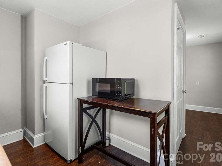 1821 Remount Road, Charlotte, NC 28208.  MLS# CAR4403451, YatesRealty ID 36758. 