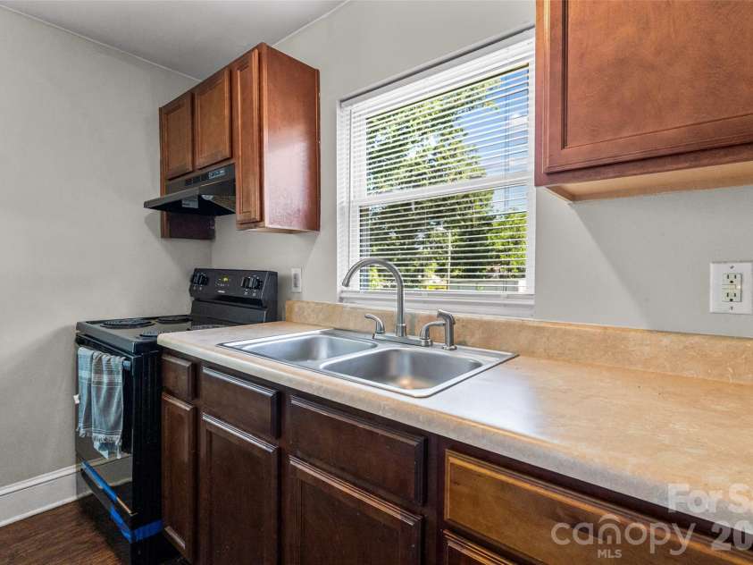 1821 Remount Road, Charlotte, NC 28208.  MLS# CAR4403451, YatesRealty ID 36758. 