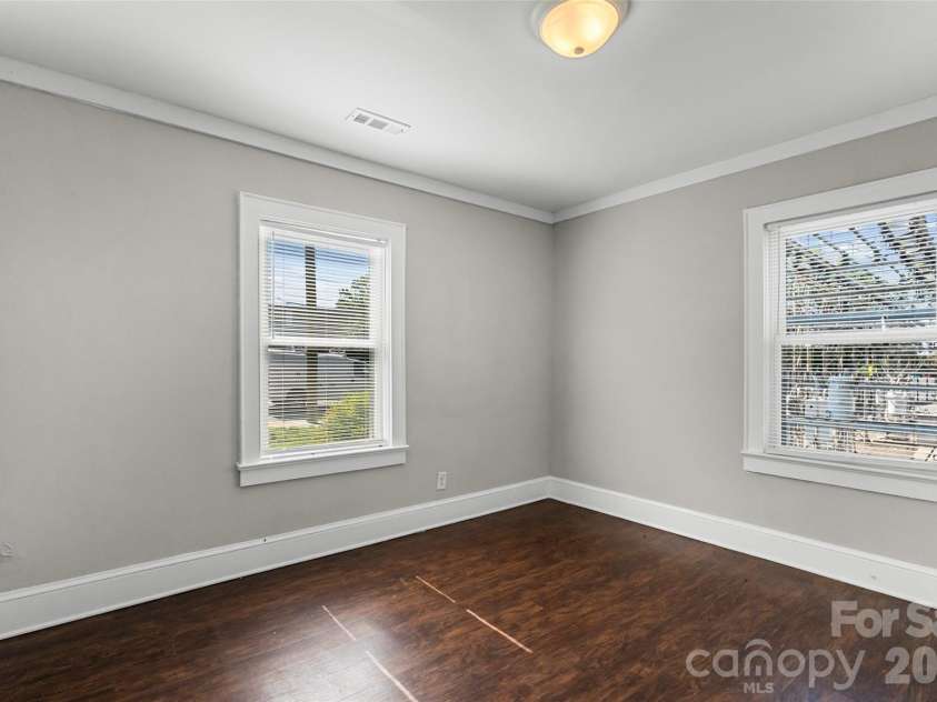 1821 Remount Road, Charlotte, NC 28208.  MLS# CAR4403451, YatesRealty ID 36758. 