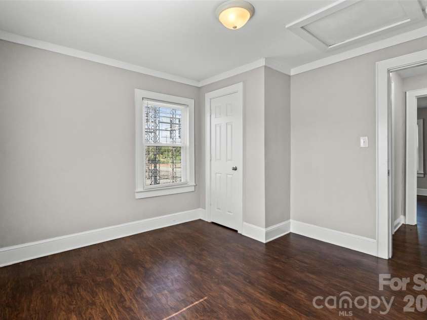 1821 Remount Road, Charlotte, NC 28208.  MLS# CAR4403451, YatesRealty ID 36758. 