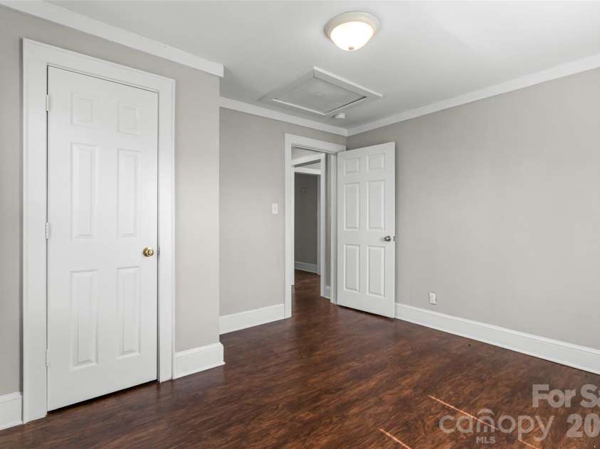 1821 Remount Road, Charlotte, NC 28208.  MLS# CAR4403451, YatesRealty ID 36758. 