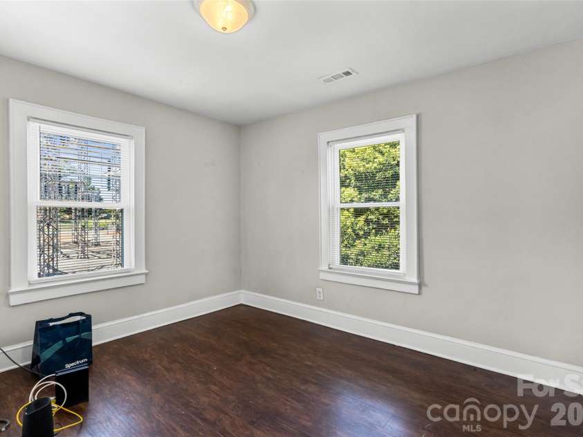 1821 Remount Road, Charlotte, NC 28208.  MLS# CAR4403451, YatesRealty ID 36758. 