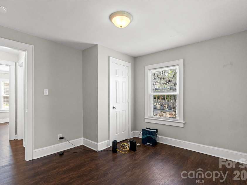 1821 Remount Road, Charlotte, NC 28208.  MLS# CAR4403451, YatesRealty ID 36758. 