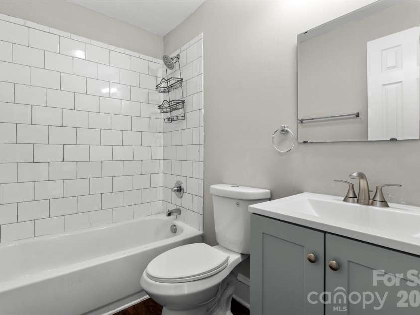 1821 Remount Road, Charlotte, NC 28208.  MLS# CAR4403451, YatesRealty ID 36758. 