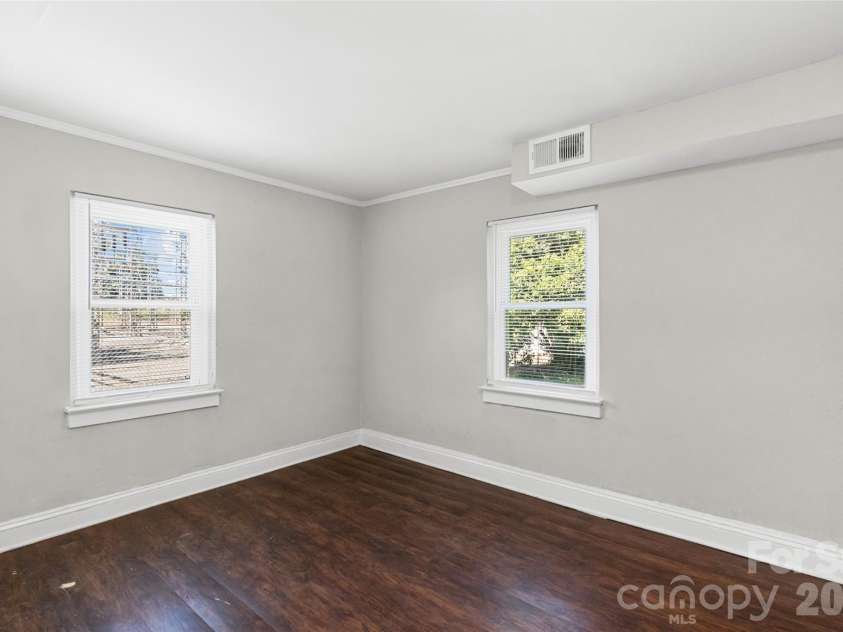 1821 Remount Road, Charlotte, NC 28208.  MLS# CAR4403451, YatesRealty ID 36758. 