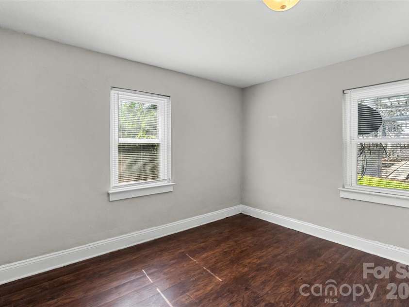 1821 Remount Road, Charlotte, NC 28208.  MLS# CAR4403451, YatesRealty ID 36758. 