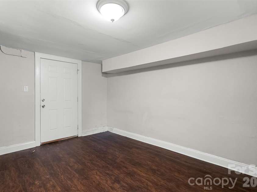 1821 Remount Road, Charlotte, NC 28208.  MLS# CAR4403451, YatesRealty ID 36758. 