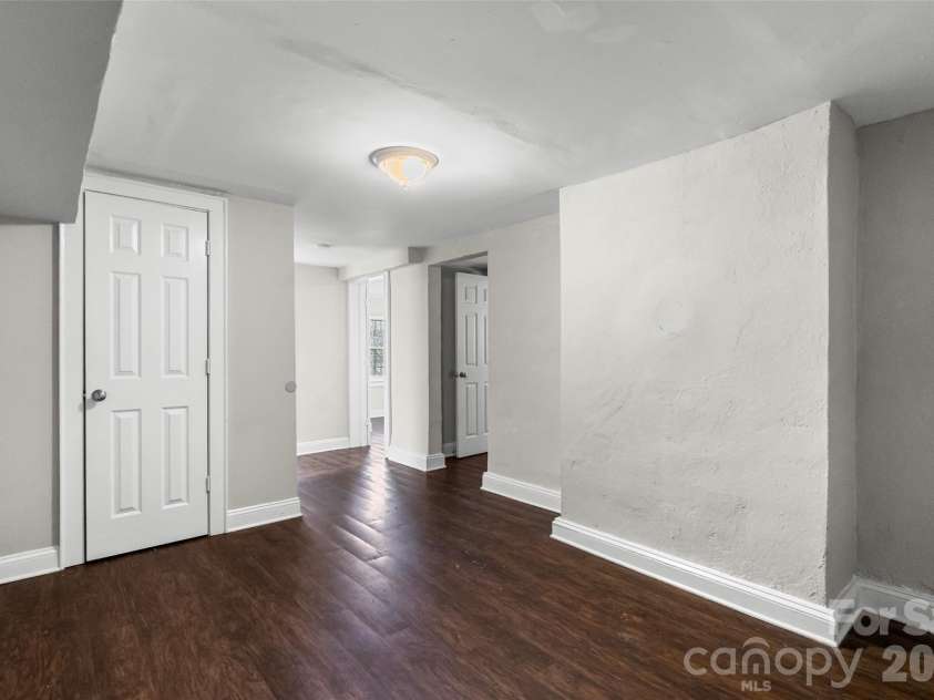 1821 Remount Road, Charlotte, NC 28208.  MLS# CAR4403451, YatesRealty ID 36758. 