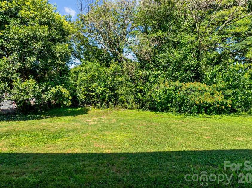 1821 Remount Road, Charlotte, NC 28208.  MLS# CAR4403451, YatesRealty ID 36758. 