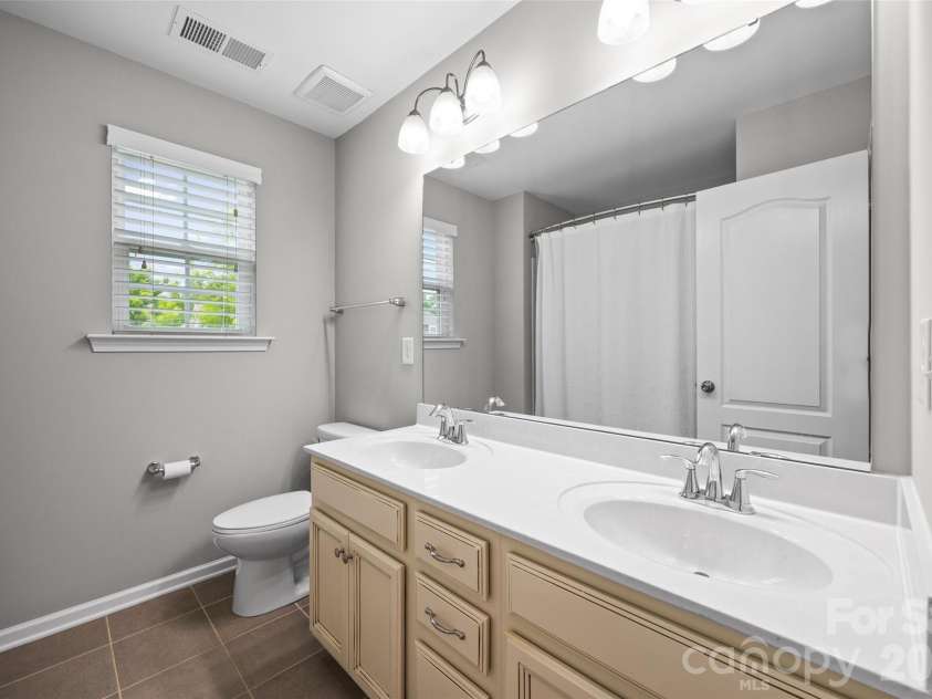 1016 Currituck Way, York, SC 29745.  MLS# CAR4389267, YatesRealty ID 36759. 