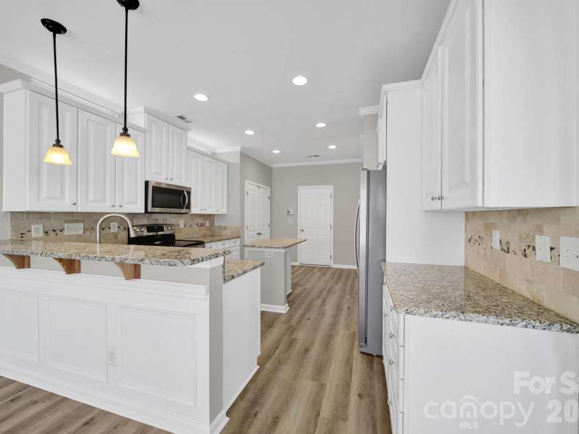 1441 Hammond Drive, Matthews, NC 28104.  MLS# CAR4342095, YatesRealty ID 3676. 