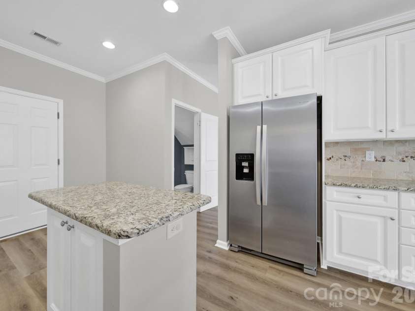 1441 Hammond Drive, Matthews, NC 28104.  MLS# CAR4342095, YatesRealty ID 3676. 