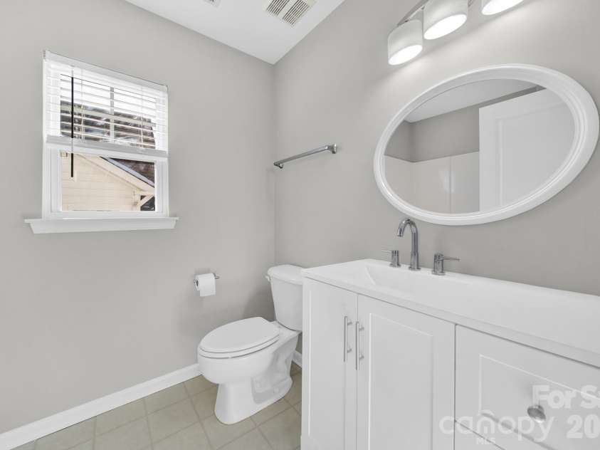 1441 Hammond Drive, Matthews, NC 28104.  MLS# CAR4342095, YatesRealty ID 3676. 