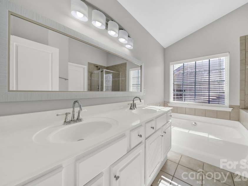 1441 Hammond Drive, Matthews, NC 28104.  MLS# CAR4342095, YatesRealty ID 3676. 