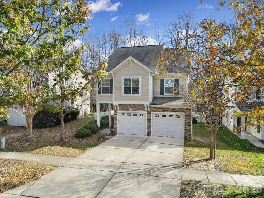 1441 Hammond Drive, Matthews, NC 28104.  MLS# CAR4342095, YatesRealty ID 3676. 