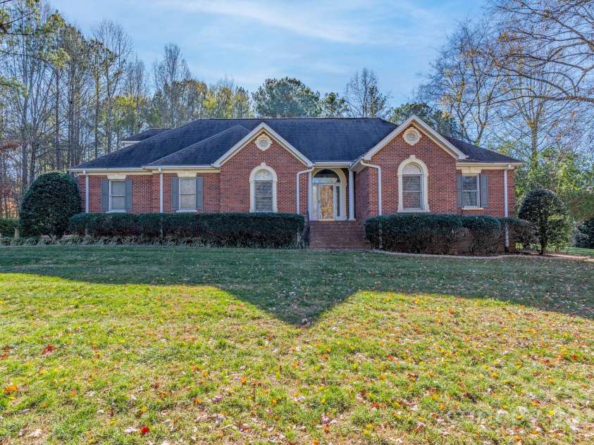 204 Vanderbilt Drive, York, SC 29745.  MLS# CAR4329588, YatesRealty ID 3676. Front view of the home 
