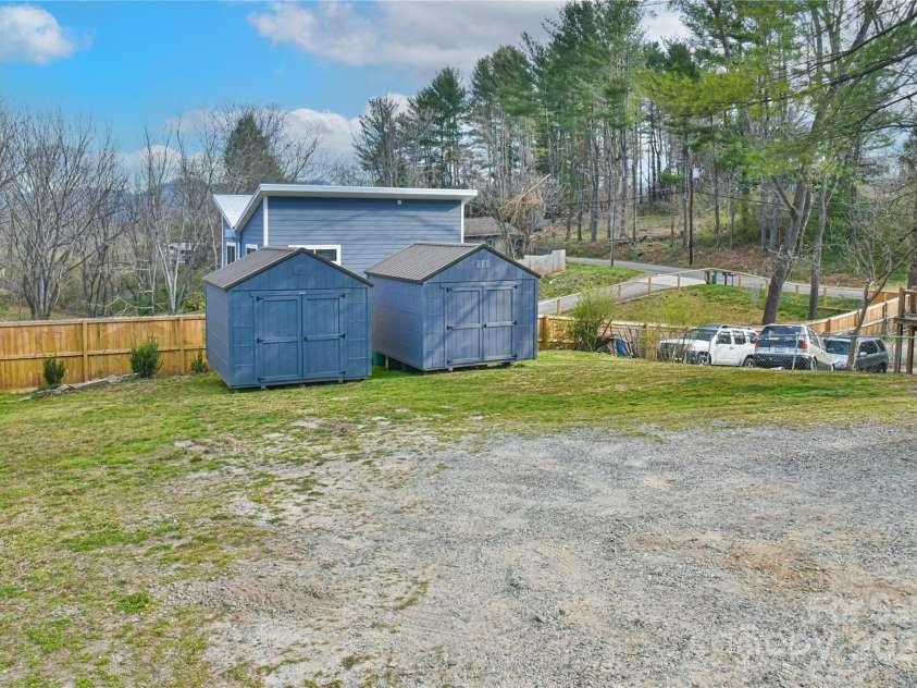 580 Fairview Road, Asheville, NC 28803.  MLS# CAR4235228, YatesRealty ID 3676. 