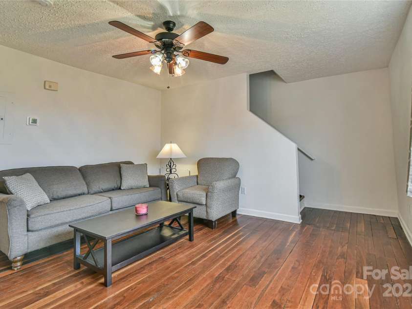 580 Fairview Road, Asheville, NC 28803.  MLS# CAR4235228, YatesRealty ID 3676. 