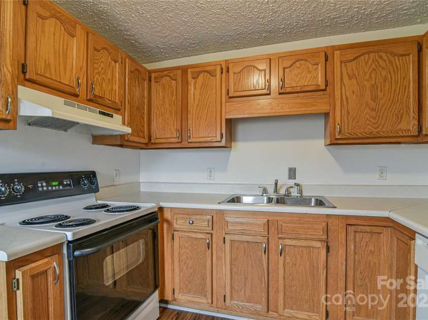 580 Fairview Road, Asheville, NC 28803.  MLS# CAR4235228, YatesRealty ID 3676. 