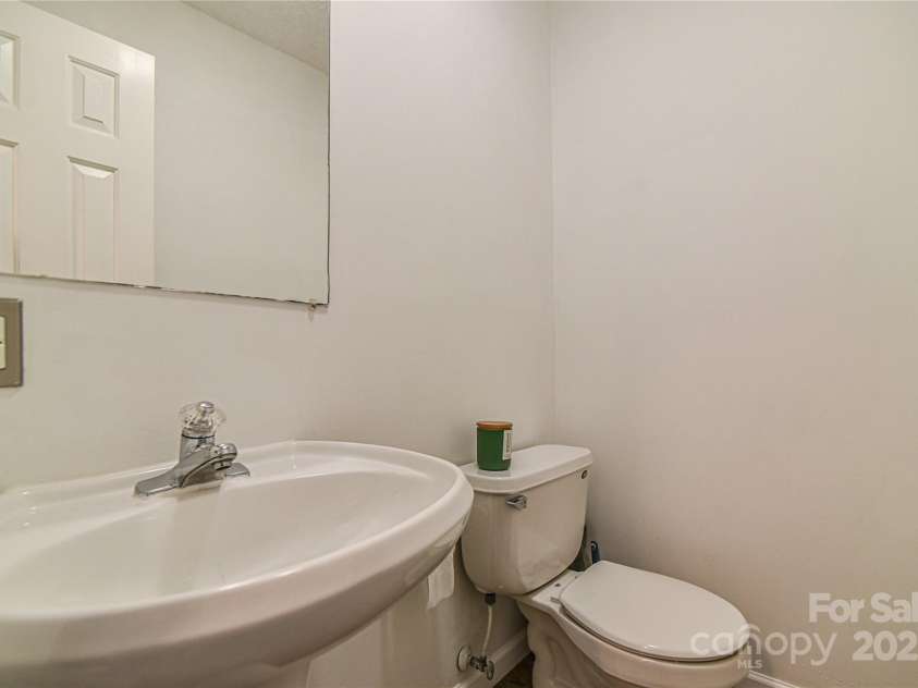 580 Fairview Road, Asheville, NC 28803.  MLS# CAR4235228, YatesRealty ID 3676. 