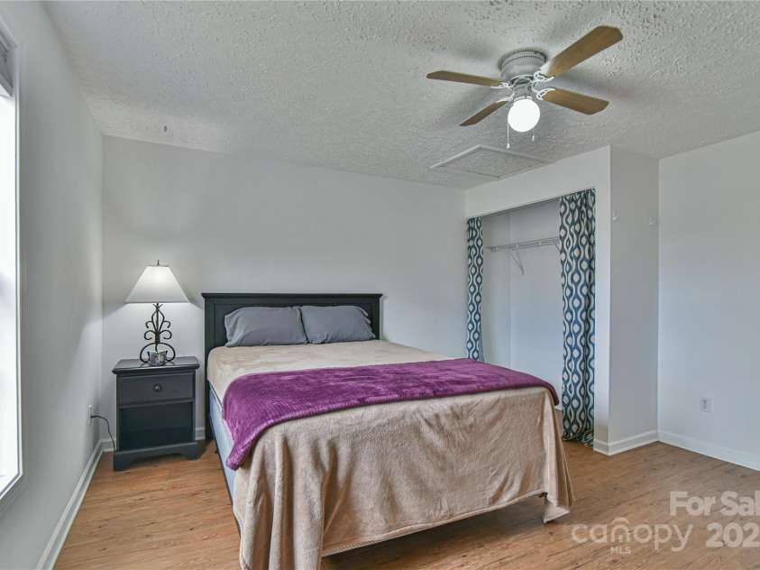 580 Fairview Road, Asheville, NC 28803.  MLS# CAR4235228, YatesRealty ID 3676. 