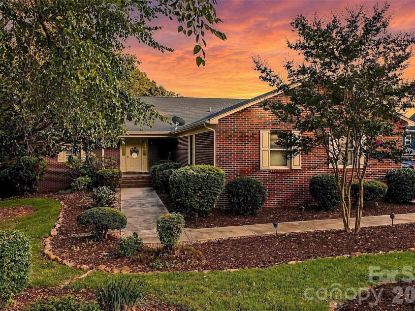 8535 Sylvan Drive, Terrell, NC 28682.  MLS# CAR4396281, YatesRealty ID 36760. House