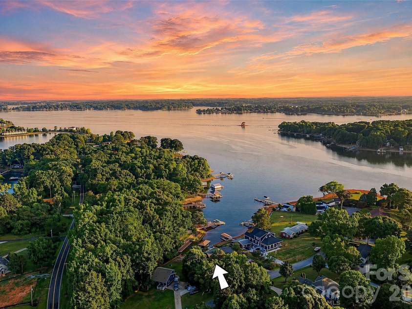 8535 Sylvan Drive, Terrell, NC 28682.  MLS# CAR4396281, YatesRealty ID 36760. Lake Norman
