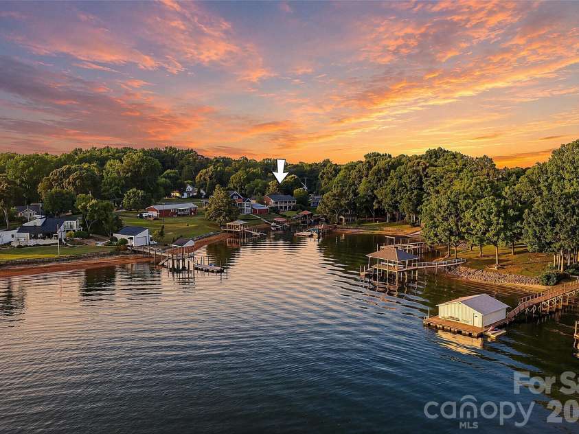 8535 Sylvan Drive, Terrell, NC 28682.  MLS# CAR4396281, YatesRealty ID 36760. Lake Norman
