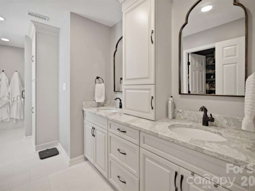 8535 Sylvan Drive, Terrell, NC 28682.  MLS# CAR4396281, YatesRealty ID 36760. Primary Bathroom