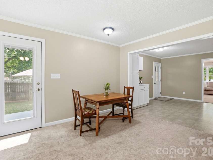 5542 Randolph Road, Kannapolis, NC 28081.  MLS# CAR4394314, YatesRealty ID 36762. 