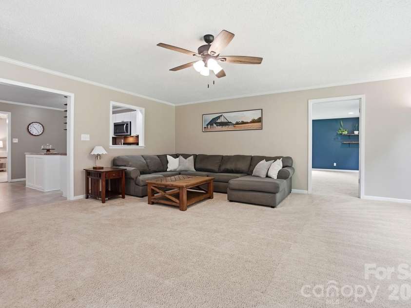 5542 Randolph Road, Kannapolis, NC 28081.  MLS# CAR4394314, YatesRealty ID 36762. 