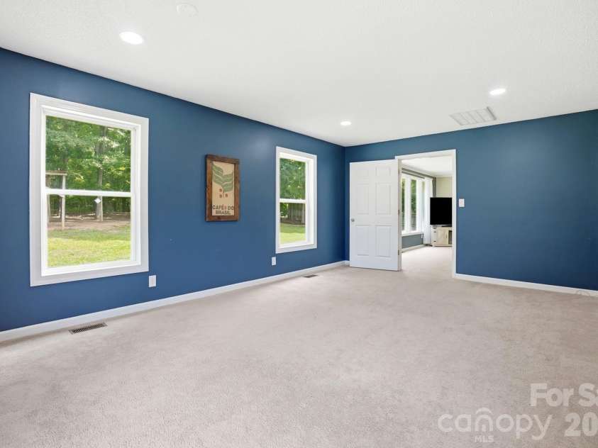 5542 Randolph Road, Kannapolis, NC 28081.  MLS# CAR4394314, YatesRealty ID 36762. 