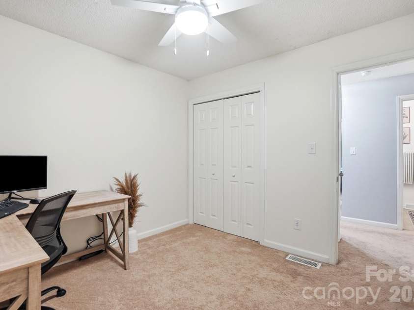5542 Randolph Road, Kannapolis, NC 28081.  MLS# CAR4394314, YatesRealty ID 36762. 
