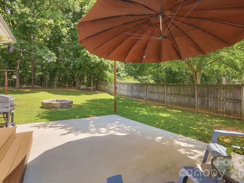 5542 Randolph Road, Kannapolis, NC 28081.  MLS# CAR4394314, YatesRealty ID 36762. 