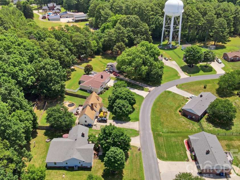 5542 Randolph Road, Kannapolis, NC 28081.  MLS# CAR4394314, YatesRealty ID 36762. 