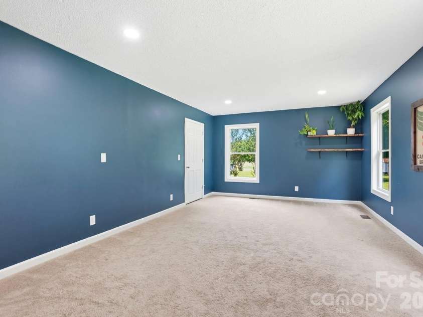 5542 Randolph Road, Kannapolis, NC 28081.  MLS# CAR4394314, YatesRealty ID 36762. Bonus Room