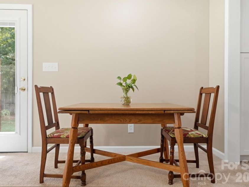 5542 Randolph Road, Kannapolis, NC 28081.  MLS# CAR4394314, YatesRealty ID 36762. Dining Area