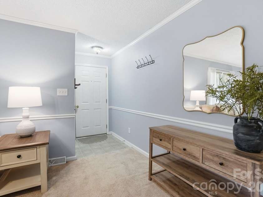 5542 Randolph Road, Kannapolis, NC 28081.  MLS# CAR4394314, YatesRealty ID 36762. Entry