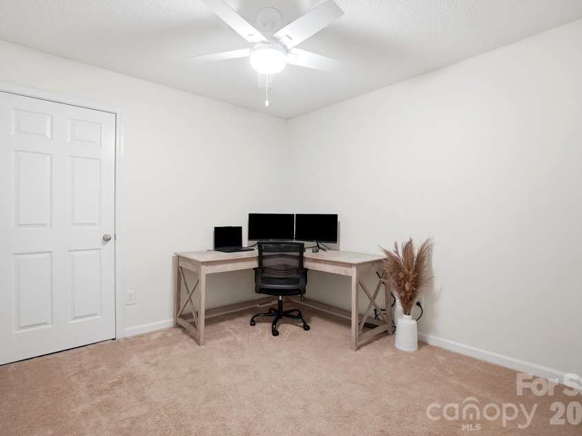 5542 Randolph Road, Kannapolis, NC 28081.  MLS# CAR4394314, YatesRealty ID 36762. Office