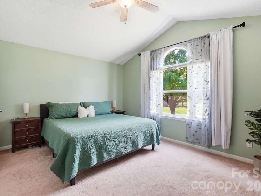 5542 Randolph Road, Kannapolis, NC 28081.  MLS# CAR4394314, YatesRealty ID 36762. Primary Bedroom