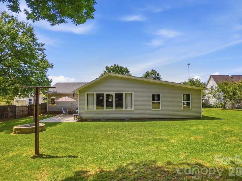 5542 Randolph Road, Kannapolis, NC 28081.  MLS# CAR4394314, YatesRealty ID 36762. Rear