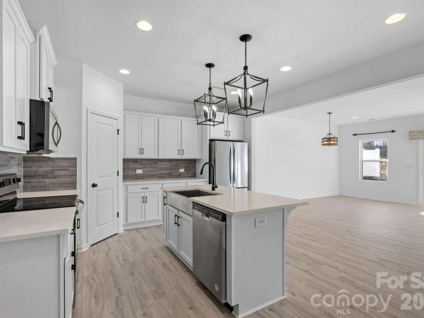 11908 Basking Drive, Charlotte, NC 28214.  MLS# CAR4402346, YatesRealty ID 36766. 