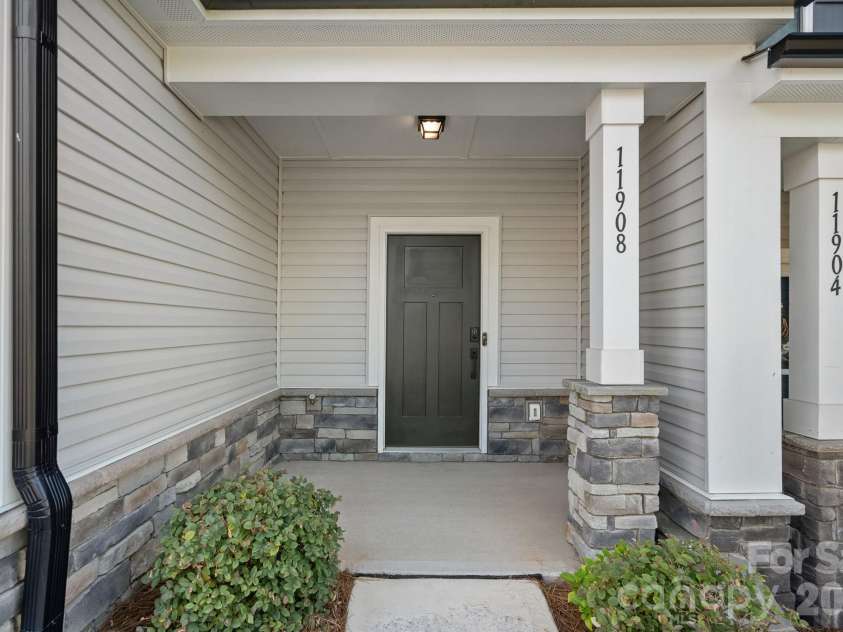 11908 Basking Drive, Charlotte, NC 28214.  MLS# CAR4402346, YatesRealty ID 36766. 