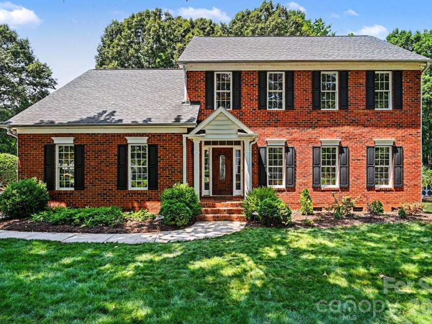 10403 Persimmon Creek Drive, Charlotte, NC 28227.  MLS# CAR4393155, YatesRealty ID 36767. 